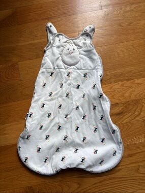 Nested Bean White Sleep Sack with Penguin Print and Embroidered Face